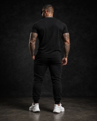 Echipă sportivă masculină (trening și tricou) – 38