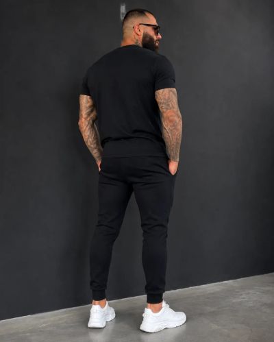 Echipă sportivă masculină (trening și tricou) – 45