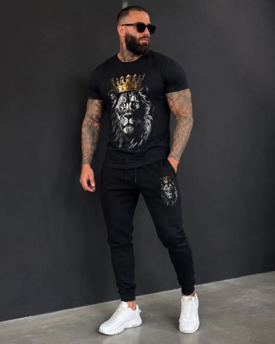 Echipă sportivă masculină (trening și tricou) – 45