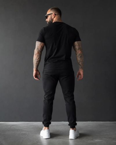 Echipă sportivă masculină (trening și tricou) – 42