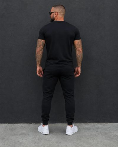 Echipă sportivă masculină (trening și tricou) – 48