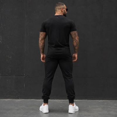 Echipă sportivă masculină (trening și tricou) – 60
