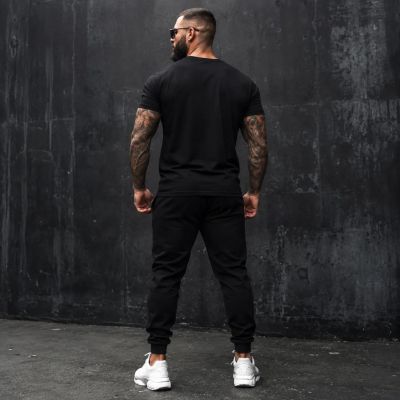 Echipă sportivă masculină (trening și tricou) – 67