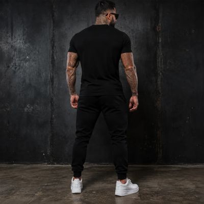 Echipă sportivă masculină (trening și tricou) – 74