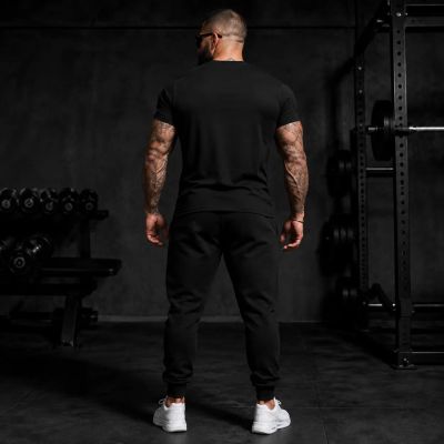 Echipă sportivă masculină (trening și tricou) – 85