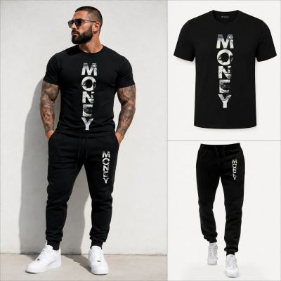 Echipă sportivă masculină (trening și tricou) – 98