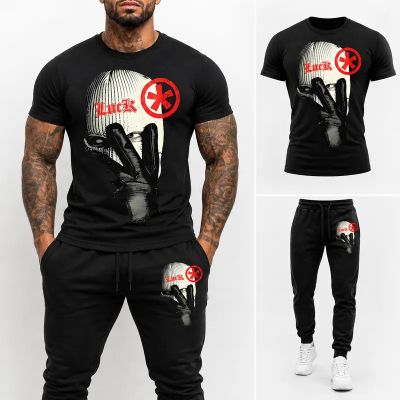 Echipă sportivă masculină (trening și tricou) – 108