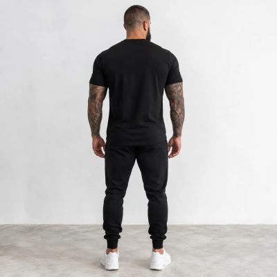 Echipă sportivă masculină (trening și tricou) – 112