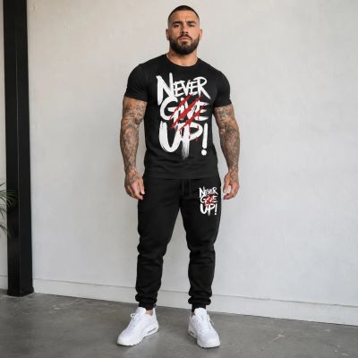 Echipă sportivă masculină (trening și tricou) – 117