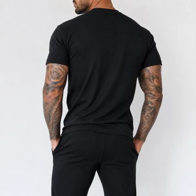 Echipă sportivă masculină (trening și tricou) – 18